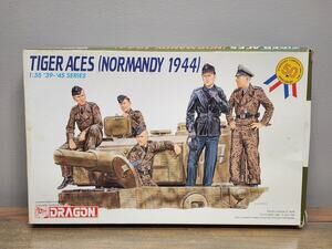 Dragon 1:35 German TIGER ACES (NORMANDY 1944) Plastic Model 5 Figure Set